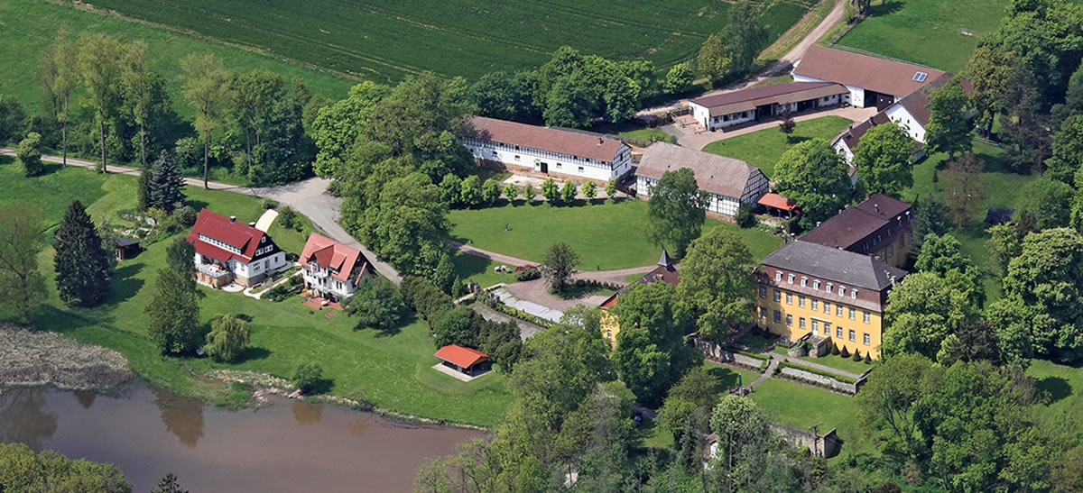 Waldgut Höhnscheid - als Ihr Partner mit eigener Pferde Pension bieten wir Ihnen im Raum Kassel, Paderborn, Eisenach, Marburg, Winterberg, Göttingen und Hessen neben der ganzheitlichen Betreuung mit eigenem Aquatrainer für Ihr Pferd und der damit verbundenen Pferde-Reha mit tierärztlicher Betreuung unser ganzheitliches Konzept zur Erholung und Reha Ihres Pferdes - denn: Wir lieben Pferde! - Waldgut Höhnscheid - Pferde Pension für die Pferde-Reha mit Aquatrainer Pferd im Raum Kassel, Paderborn, Eisenach, Marburg, Winterberg, Göttingen und Hessen. Waldgut Höhnscheid - Ihre Pferde Pension im Raum Kassel, Paderborn, Eisenach, Marburg, Winterberg, Göttingen und Hessen mit eigenem Aquatrainer/Pferd und der damit verbundenen Pferde-Reha zur Erholung und Reha Ihres Pferdes - denn: Wir lieben Pferde! - Waldgut Höhnscheid - Pferde Pension für die Pferde-Reha mit Aquatrainer Pferd im Raum Kassel, Paderborn, Eisenach, Marburg, Winterberg, Göttingen und Hessen.